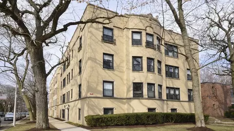 7057 N Damen Ave #3N, Chicago, IL 60645