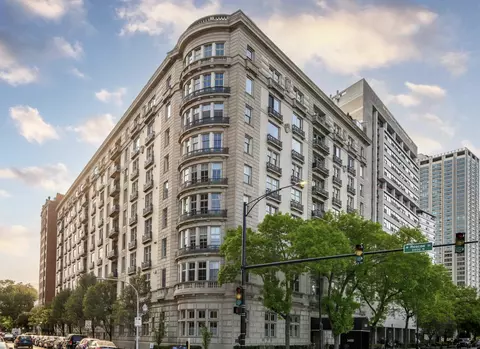 3400 N Lake Shore Dr #5E, Chicago, IL 60657