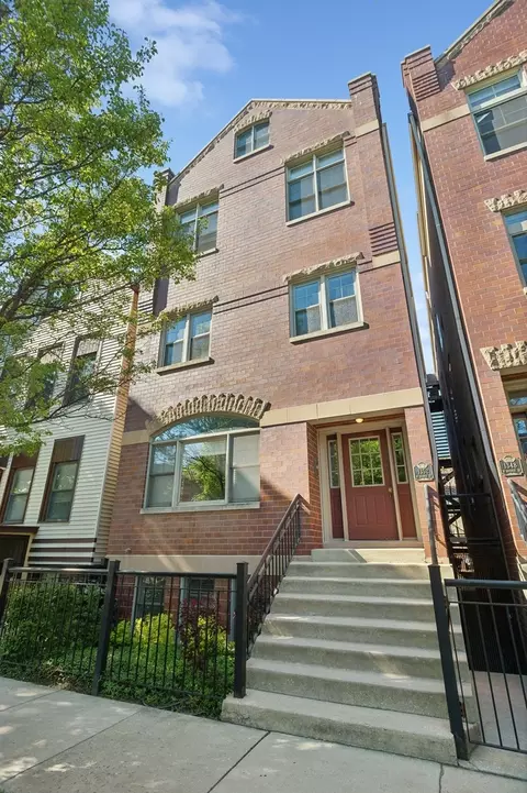 1352 W George St #2, Chicago, IL 60657