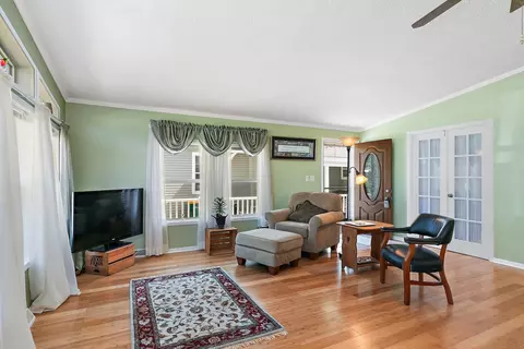 1054 Lakeview Rd, Elgin, IL 60123 photo 9