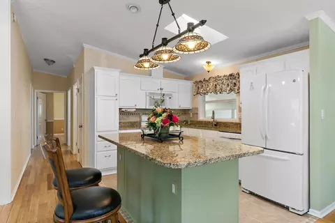 1054 Lakeview Rd, Elgin, IL 60123 photo 10