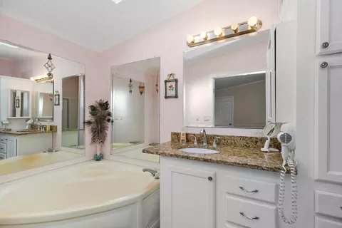 1054 Lakeview Rd, Elgin, IL 60123 photo 16