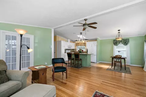 1054 Lakeview Rd, Elgin, IL 60123 photo 7