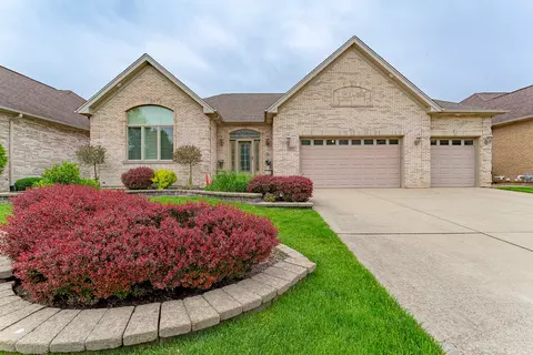 107 Rose Dr, Bloomingdale, IL 60108