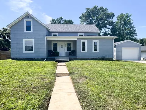305 S Harrison St, Flanagan, IL 61740