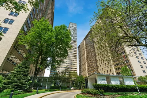3950 N Lake Shore Dr #928, Chicago, IL 60613
