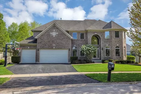 604 Sheffield Cir, Sugar Grove, IL 60554