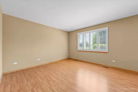 508 Legend Ln, Mchenry, IL 60050 photo 7