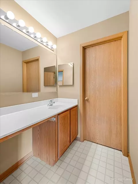 508 Legend Ln, Mchenry, IL 60050 photo 18