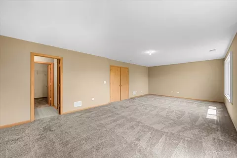 508 Legend Ln, Mchenry, IL 60050 photo 17