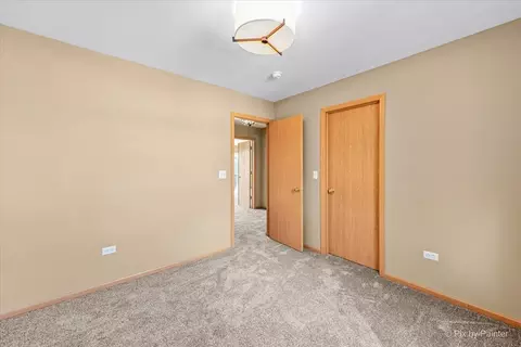 508 Legend Ln, Mchenry, IL 60050 photo 22