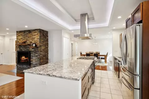 1105 Juniper Ter, Glenview, IL 60025 photo 8
