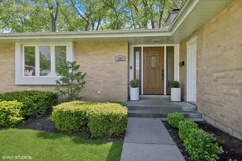 1105 Juniper Ter, Glenview, IL 60025 photo 2