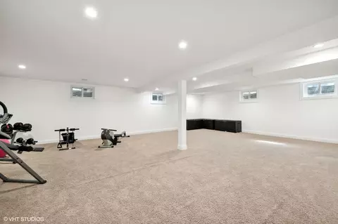 1105 Juniper Ter, Glenview, IL 60025 photo 17