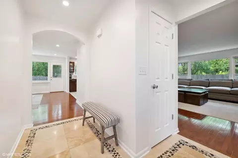 1105 Juniper Ter, Glenview, IL 60025 photo 3