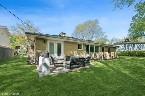 1105 Juniper Ter, Glenview, IL 60025 photo 23