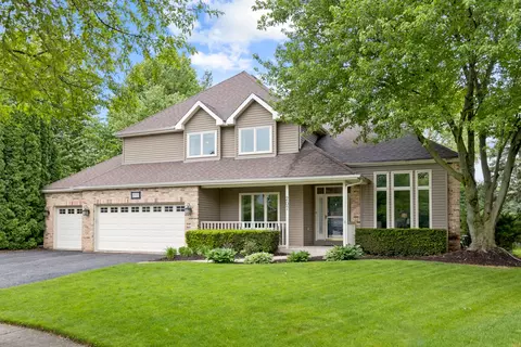 207 Quark Ct, Batavia, IL 60510