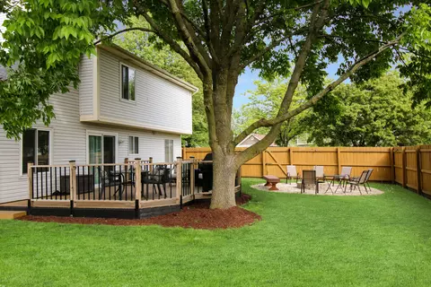 Exterior - 574 Foxford Rd, Bartlett, IL 60103 photo 4 of 8