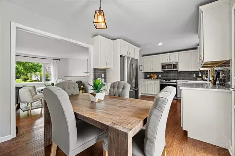 Dining - 4 Maple Ct, Geneva, IL 60134 photo 2 of 2