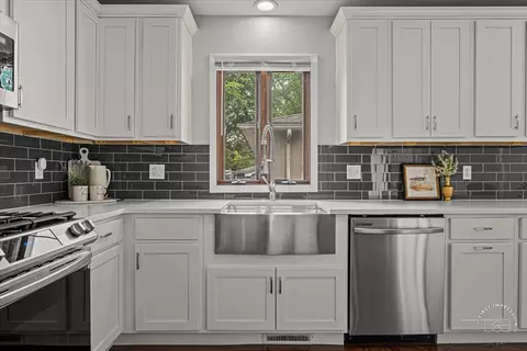 Kitchen - 4 Maple Ct, Geneva, IL 60134 photo 1 of 3