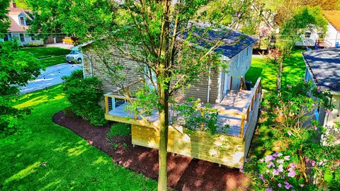Exterior - 4 Maple Ct, Geneva, IL 60134 photo 5 of 5