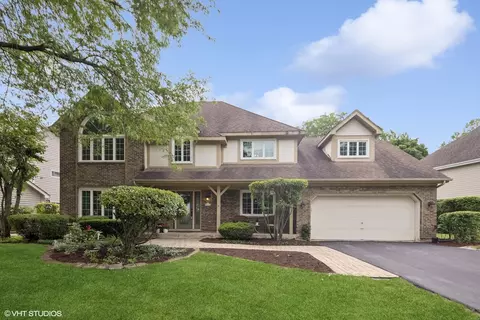 132 Danada Dr, Wheaton, IL 60189