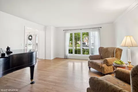 Living - 132 Danada Dr, Wheaton, IL 60189 photo 1 of 4