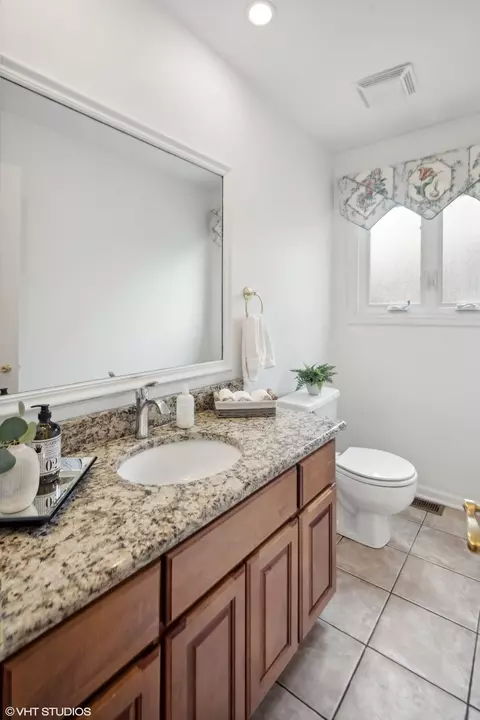 Bath - 132 Danada Dr, Wheaton, IL 60189 photo 1 of 4