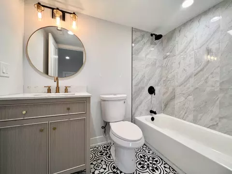 Bath - Undisclosed, Chicago, IL 60628 photo 1 of 3