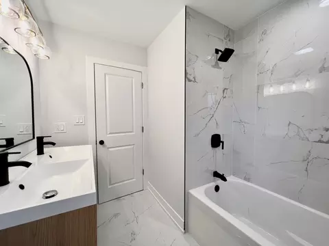 Bath - Undisclosed, Chicago, IL 60628 photo 2 of 3