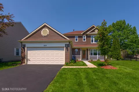 1419 Violet St, Carol Stream, IL 60188