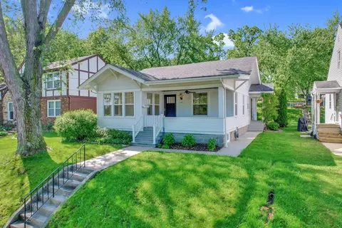14 E Division St, Lemont, IL 60439