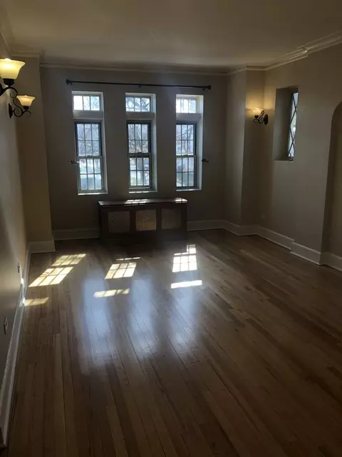 70 Pine Ave #1A, Riverside, IL 60546 photo 2