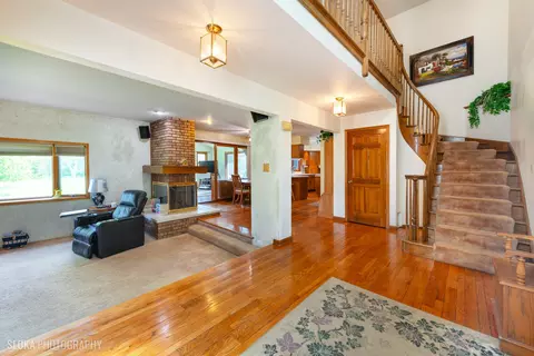 Entry Way - 5 N725 Meadowlark Dr, Bartlett, IL 60103 photo 1 of 4