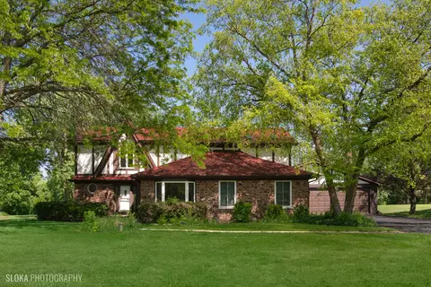 Exterior - 5 N725 Meadowlark Dr, Bartlett, IL 60103 photo 3 of 10