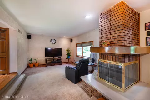 Living - 5 N725 Meadowlark Dr, Bartlett, IL 60103 photo 1 of 3