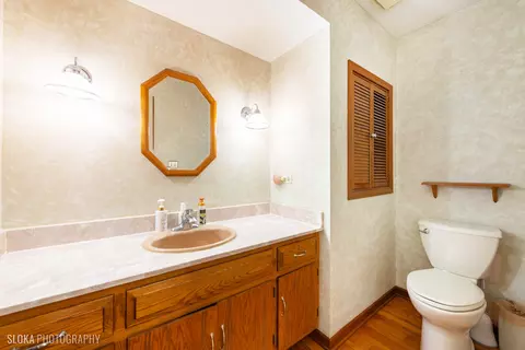 Bath - 5 N725 Meadowlark Dr, Bartlett, IL 60103 photo 1 of 4