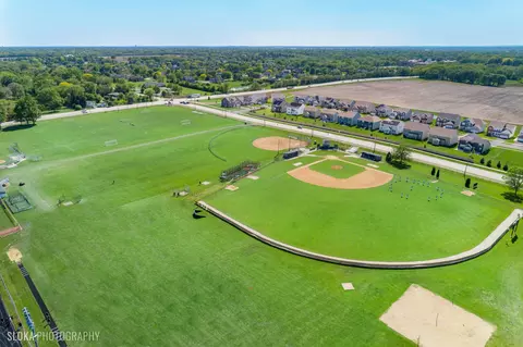 View/Area - 5 N725 Meadowlark Dr, Bartlett, IL 60103 photo 8 of 9