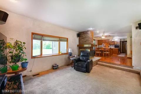 Living - 5 N725 Meadowlark Dr, Bartlett, IL 60103 photo 2 of 3
