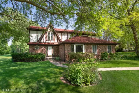 5 N725 Meadowlark Dr, Bartlett, IL 60103