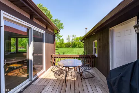 Exterior - 5 N725 Meadowlark Dr, Bartlett, IL 60103 photo 8 of 10