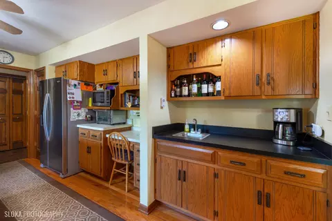 Kitchen - 5 N725 Meadowlark Dr, Bartlett, IL 60103 photo 3 of 4