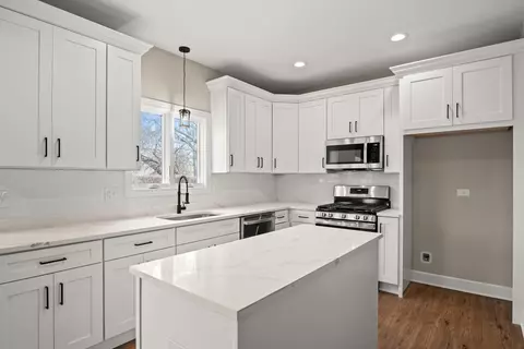 Kitchen - 8 N875 Corron Rd, Elgin, IL 60124 photo 1 of 2