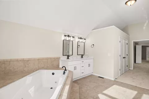 Bath - 8 N875 Corron Rd, Elgin, IL 60124 photo 6 of 7