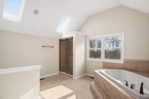 Bath - 8 N875 Corron Rd, Elgin, IL 60124 photo 5 of 7