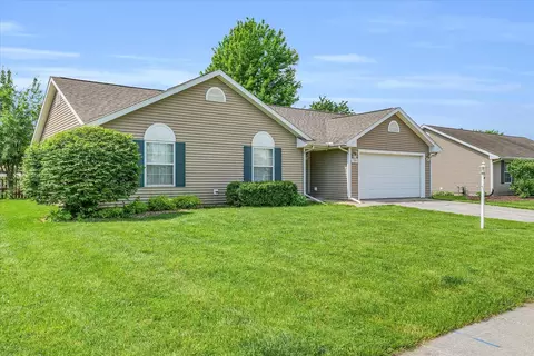 701 Northgate Dr, Saint Joseph, IL 61873