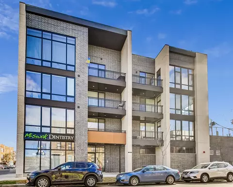2405 W Iowa St #201, Chicago, IL 60622