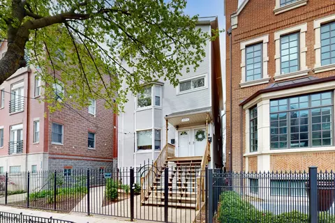 3920 N Greenview Ave #3F, Chicago, IL 60613