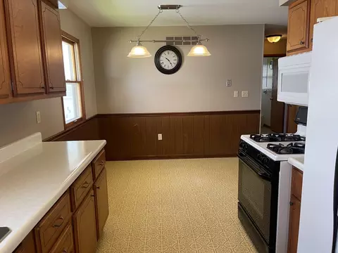 Kitchen - 619 9th St, Peru, IL 61354 photo 2 of 3