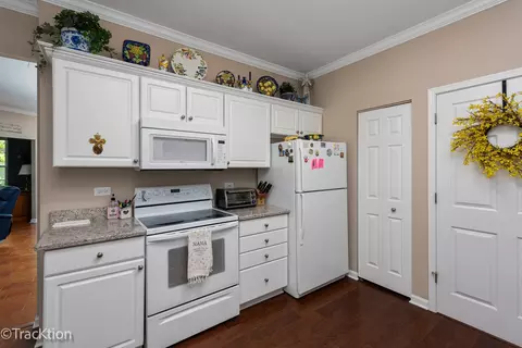 Kitchen - 21341 W Juniper Ln, Plainfield, IL 60544 photo 2 of 3
